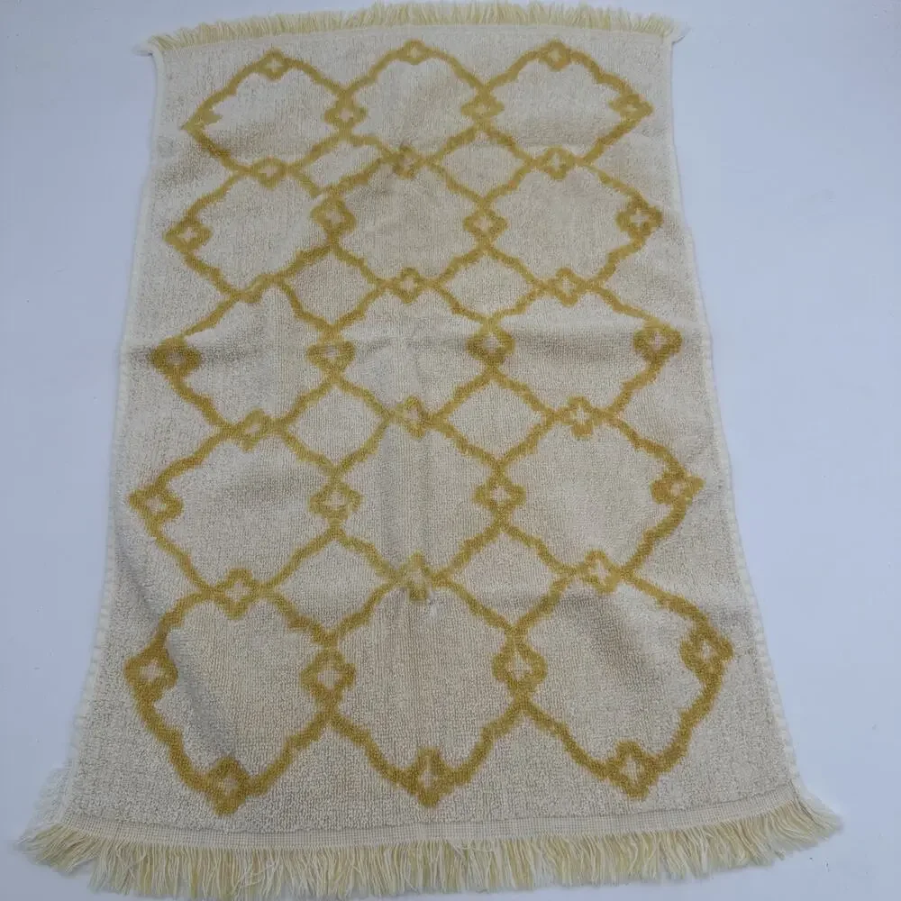 Vintage MCM Gold Yellow Sculpted Fringe Bath/Hand Towel 100% Cotton